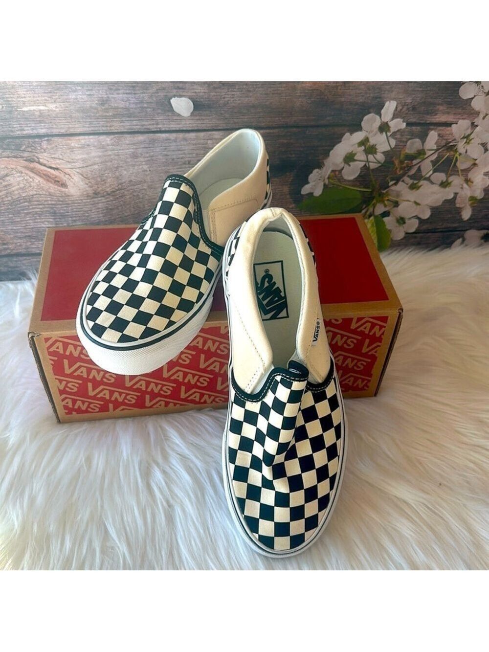 Vans Women’s Skateboarding Slippers Size 8.5